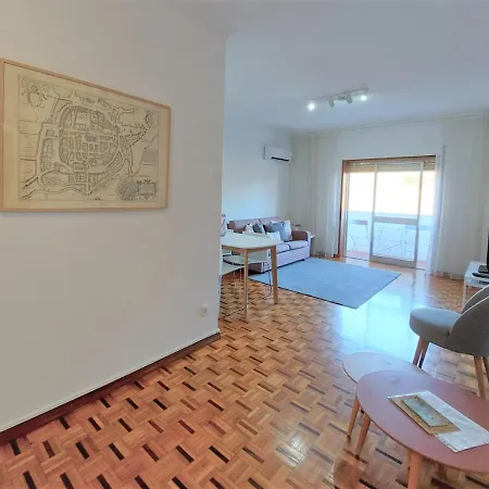 Апартаменти Centro - Espacoso E Confortavel - Todas As Comodidades Брага