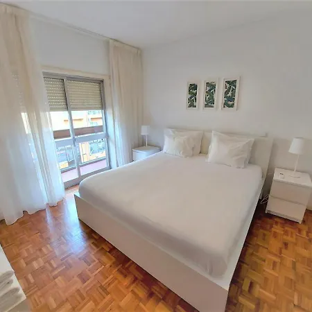 Апартаменти Centro - Espacoso E Confortavel - Todas As Comodidades *