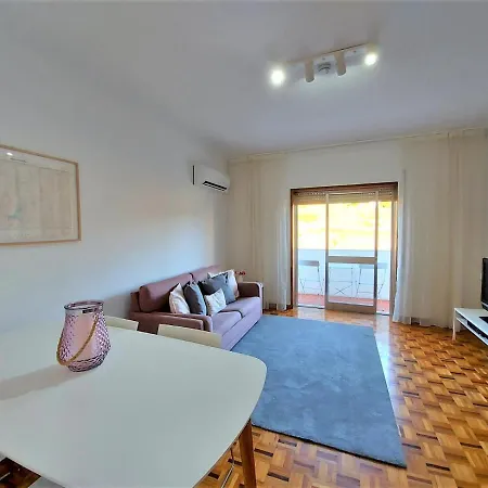 Apartamento Centro - Espaçoso E Confortável - Todas As Comodidades *